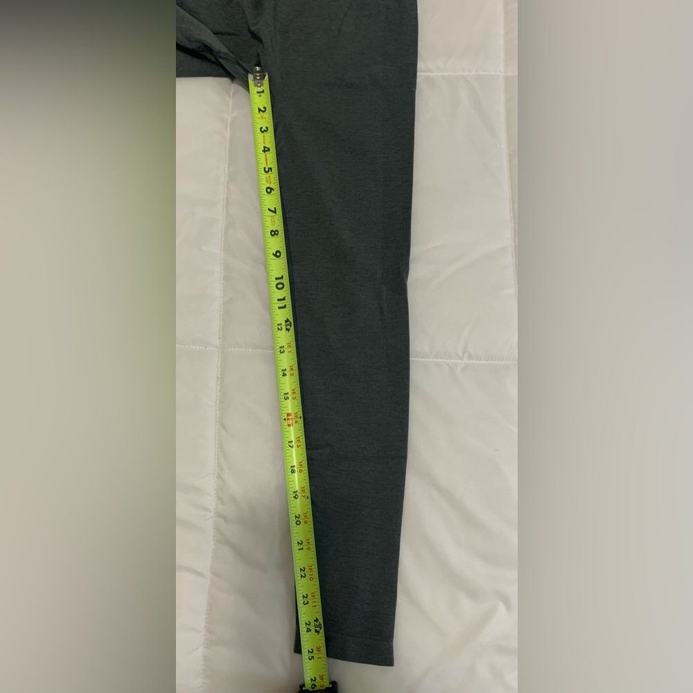 NEW Alphalete Amplify Leggings Size Medium in the colour Smoke - Picture 2 of 6